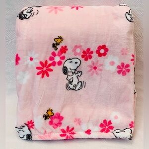 Peanuts Snoopy Pink Daisies Spring Flowers Throw Blanket